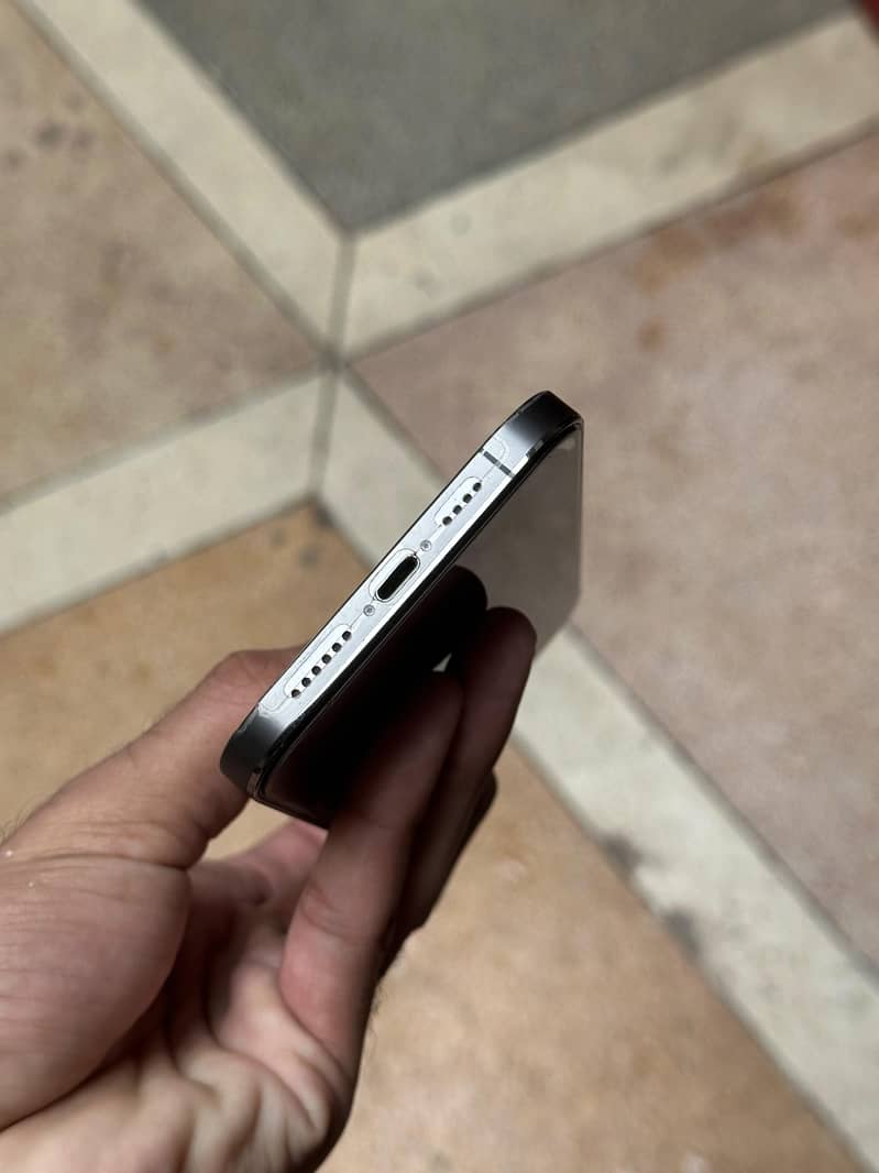Apple iPhone 12 Pro Max 4