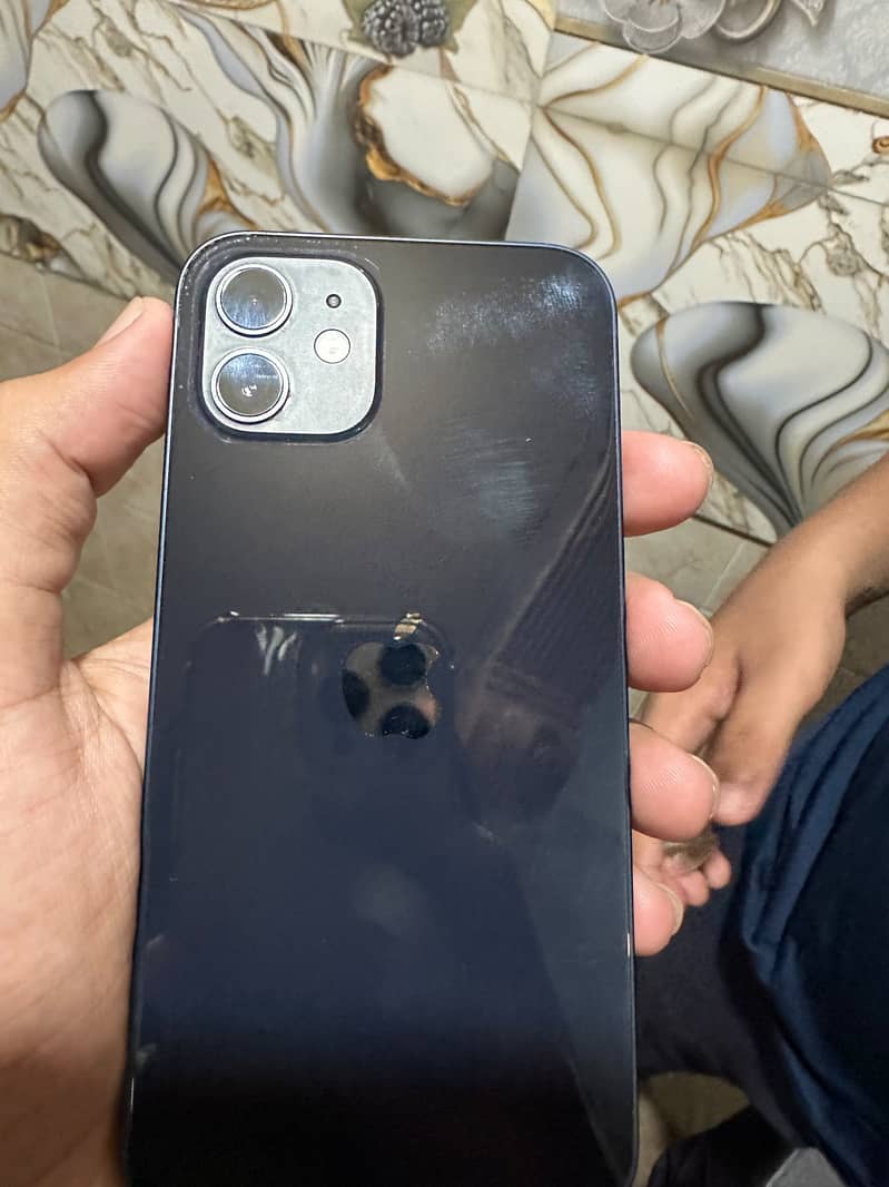 Apple iPhone 12 3