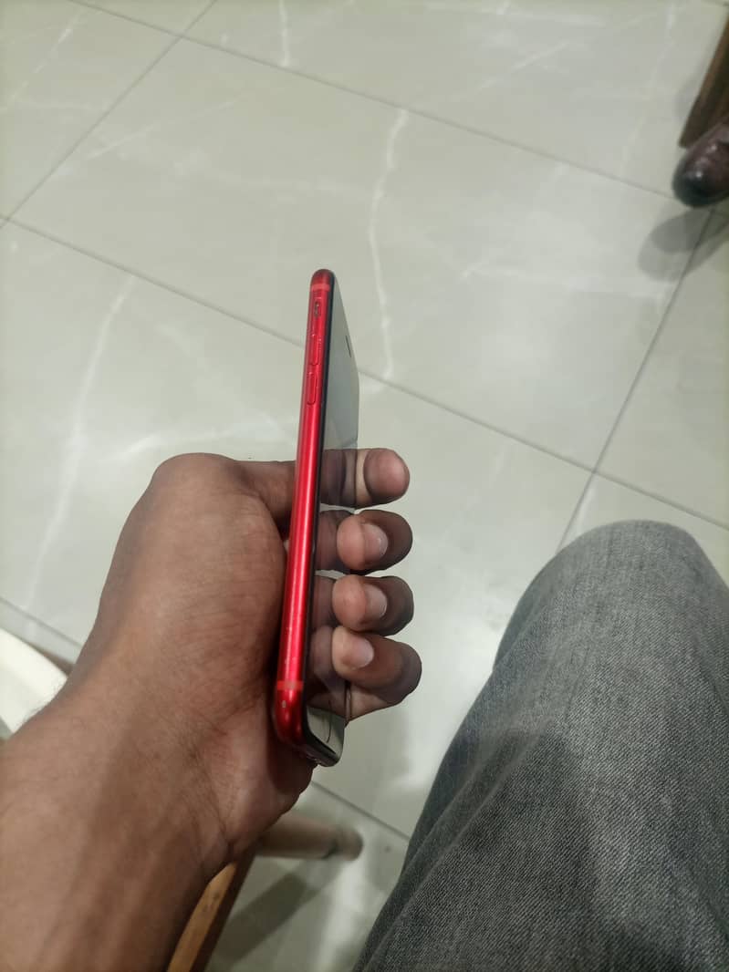 Apple iPhone 8 1