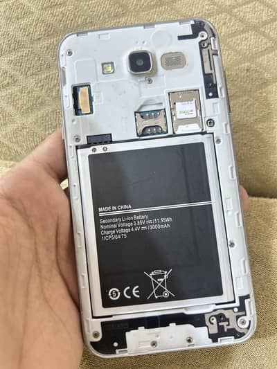 Samsung Mobile J7