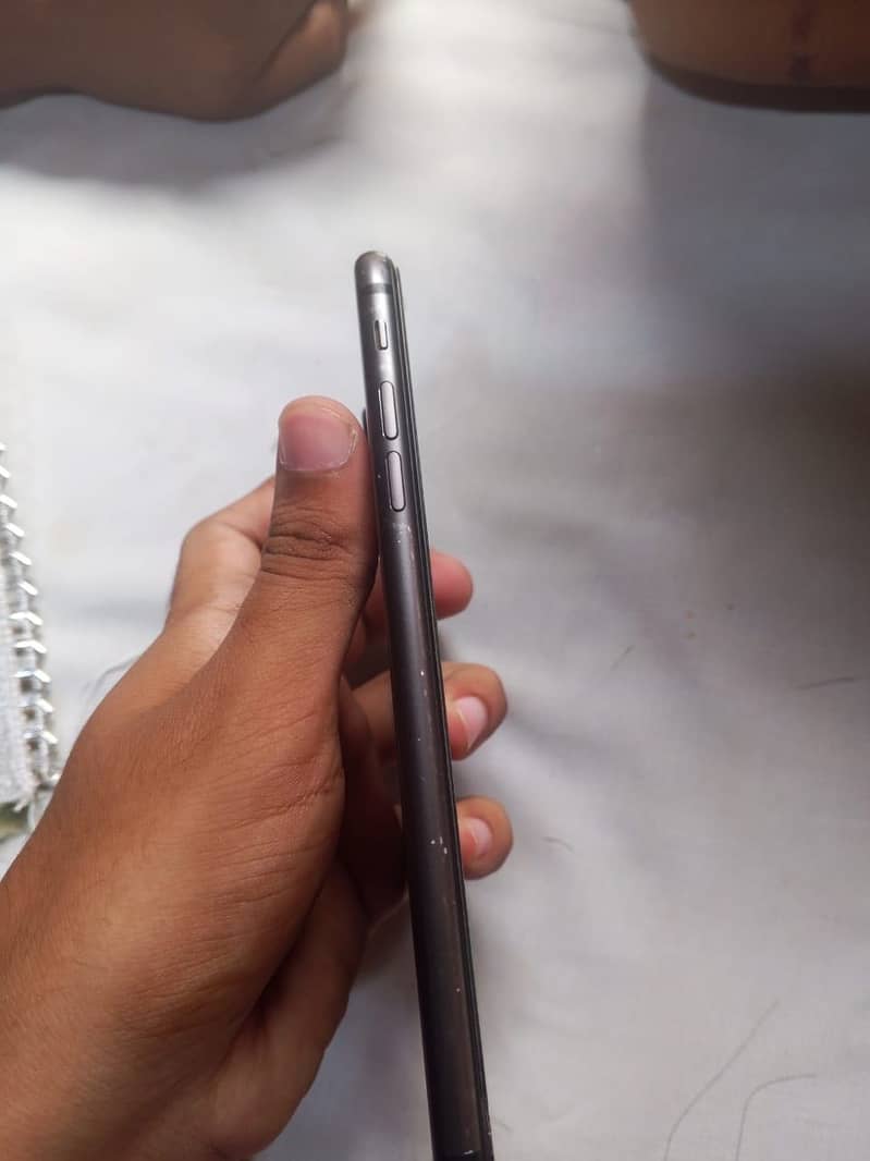 Apple iPhone 8 Plus 3