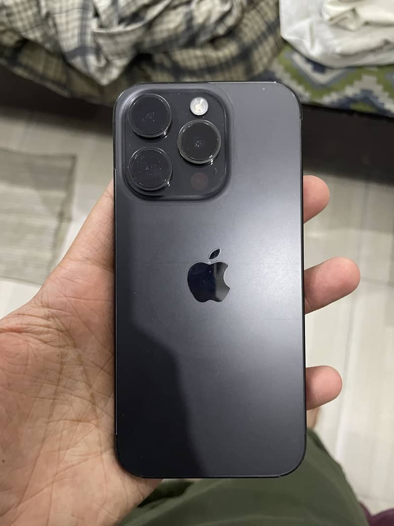Apple iPhone 15 Pro 3