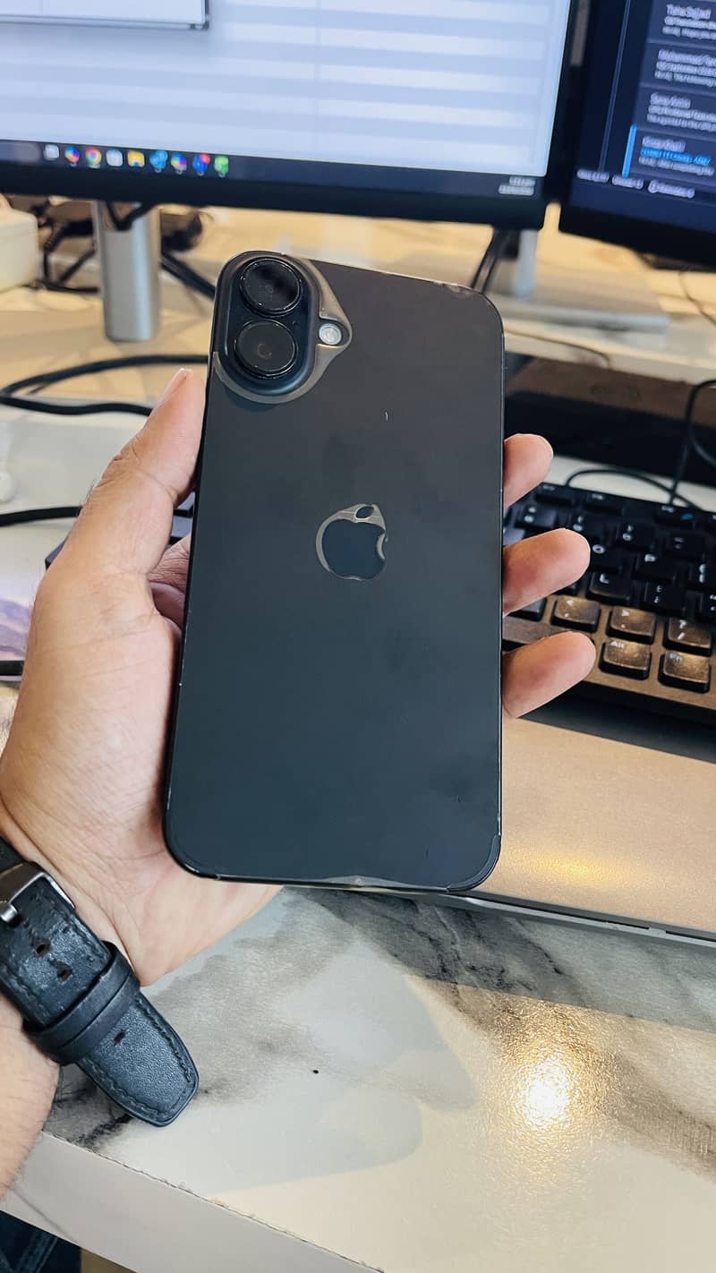 Apple iPhone 16 Plus 1