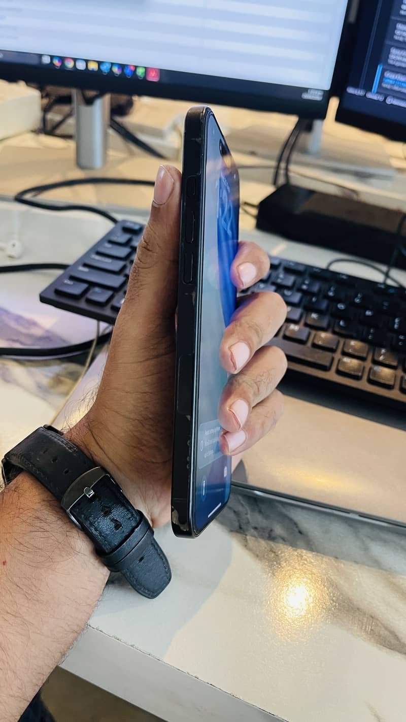 Apple iPhone 16 Plus 3