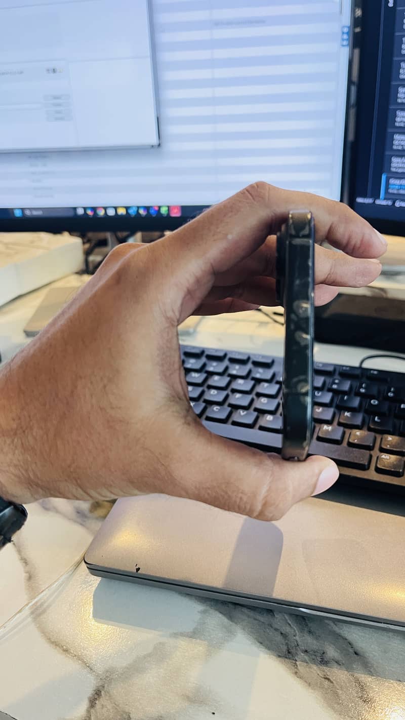 Apple iPhone 16 Plus 4