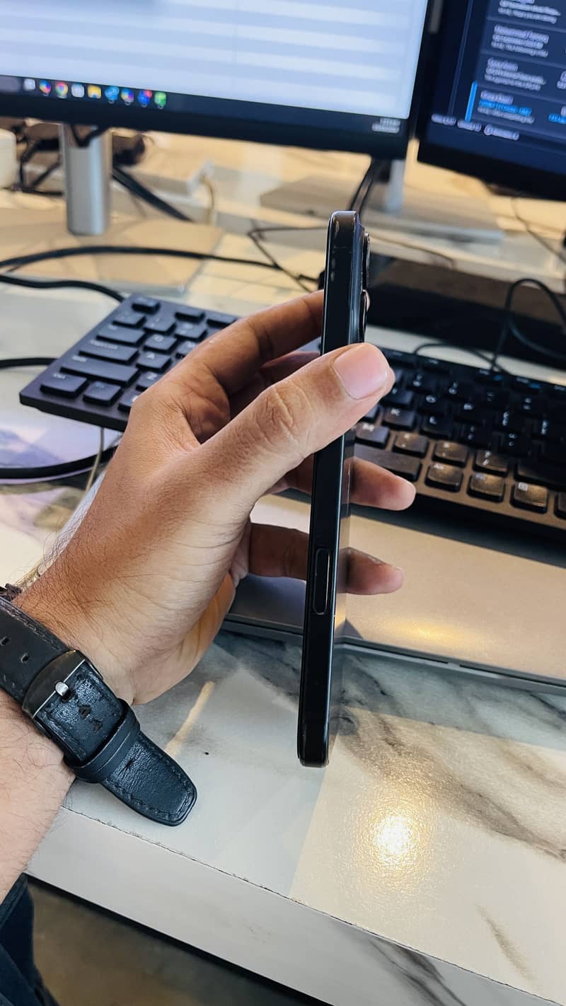Apple iPhone 16 Plus 5