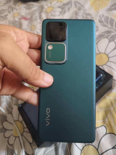 Vivo V30