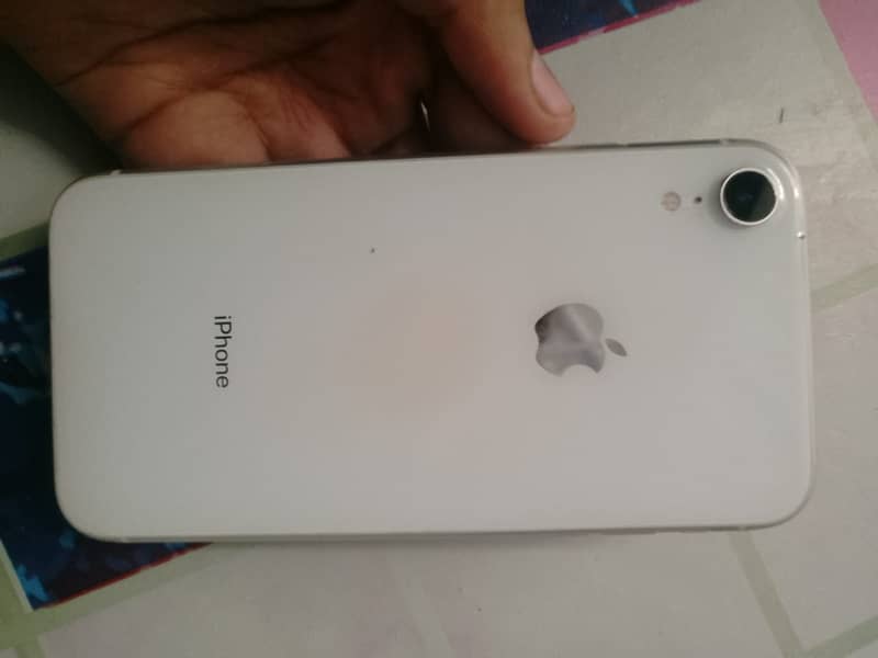Apple iPhone XR 1