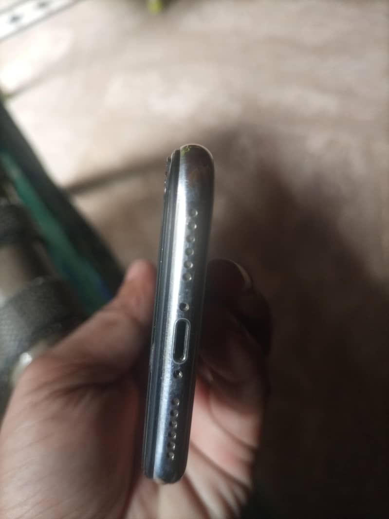 Apple iPhone X 3