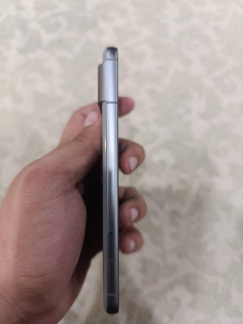 Google Pixel 8 6