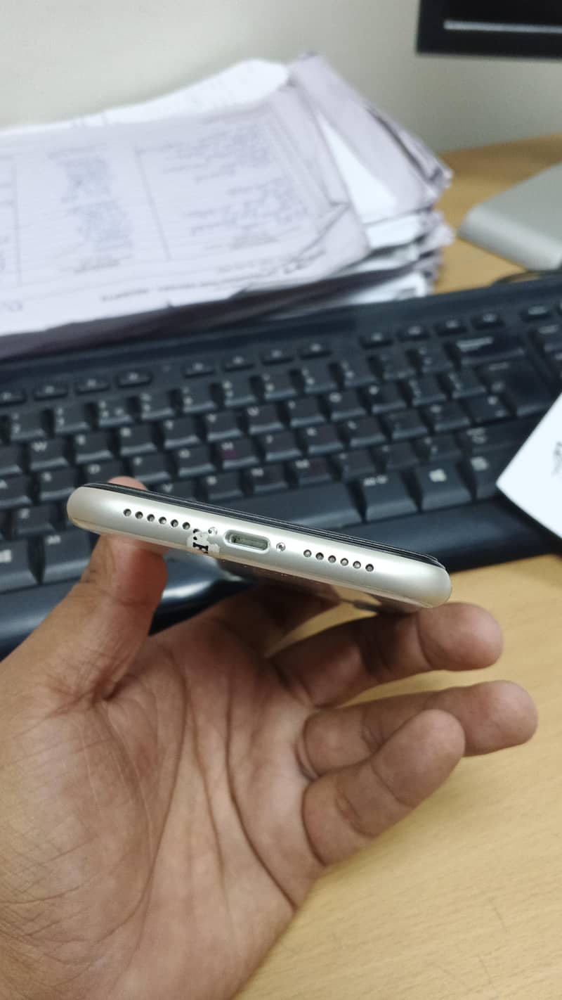 Iphone 11 4