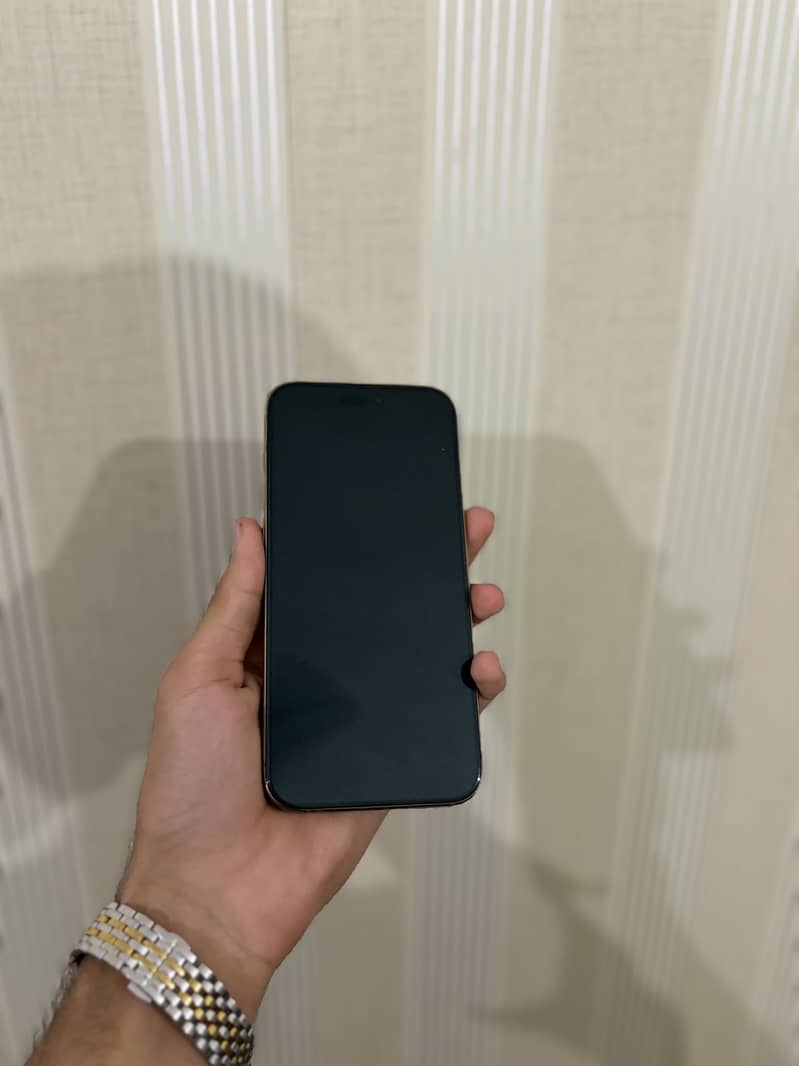 Apple iPhone 16 Pro Max 7
