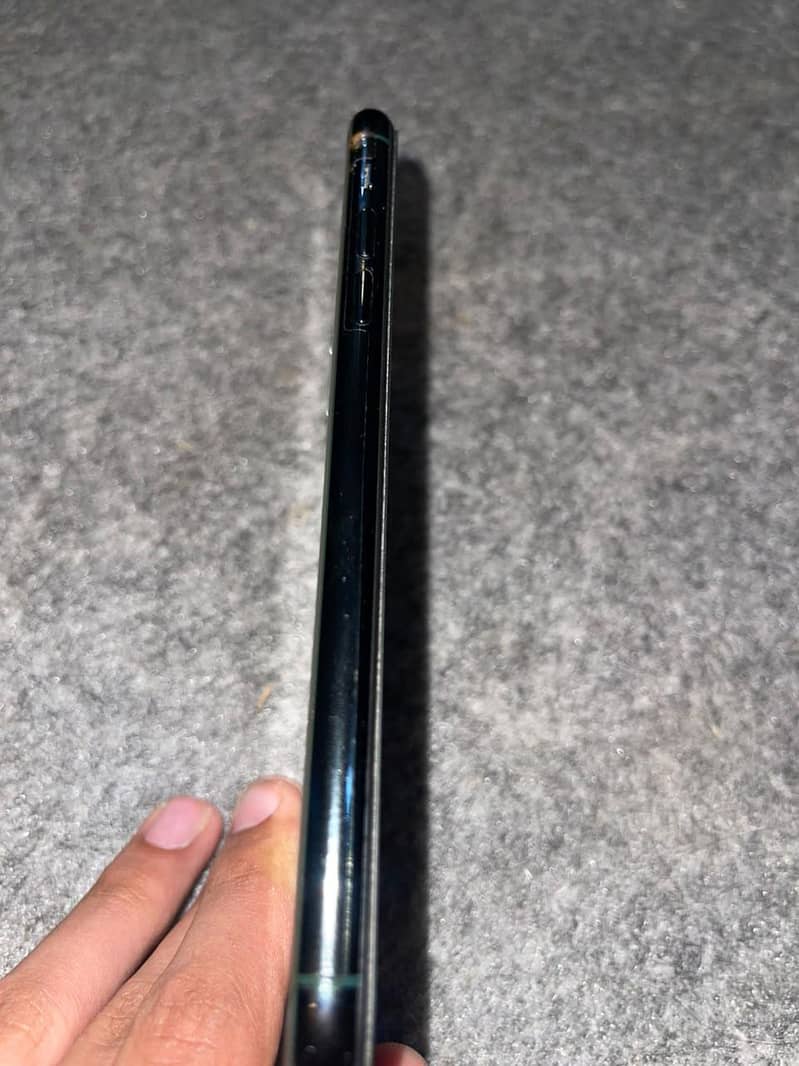 Apple iPhone 11 Pro Max 4