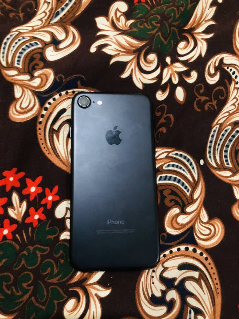 Apple iPhone 7 1