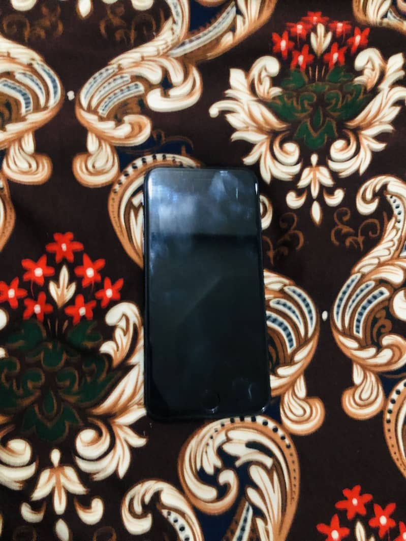 Apple iPhone 7 2