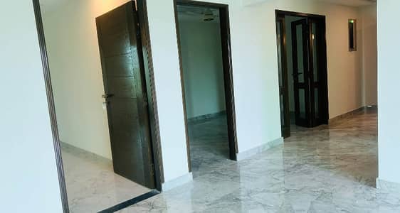 Flat For Sale in Askari 10 Lahore | Family Building | Reasonable Price