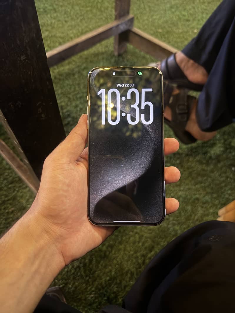 Apple iPhone 15 Pro Max 4
