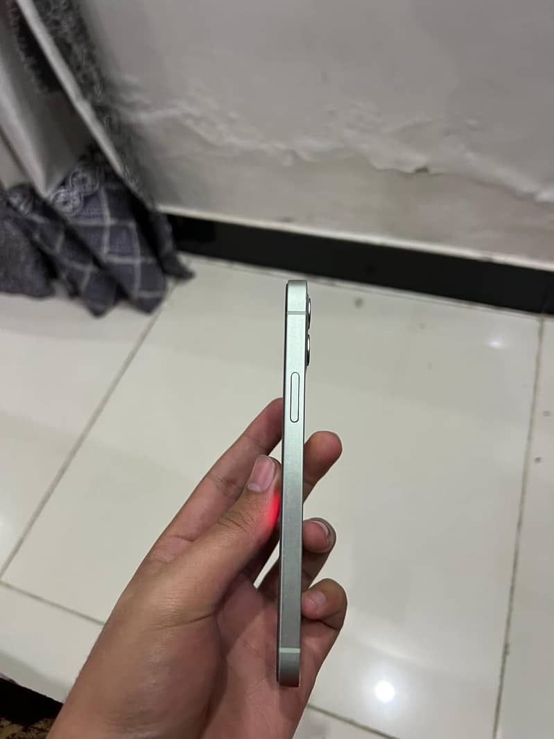 Apple iPhone 12 1