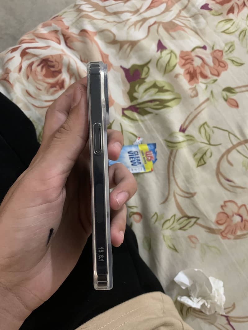 Iphone15 4