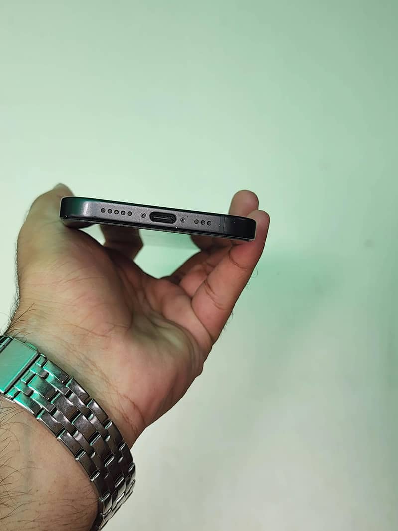 iPhone 15 2