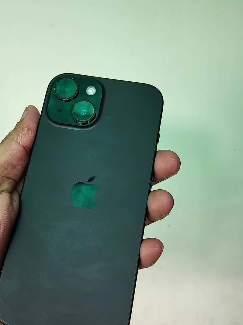 iPhone 15 6