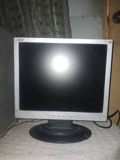 Acer 17 +hp tower 2gb RAM 160gb hard disk -NFS,WCC2, FIGHTING GAMES