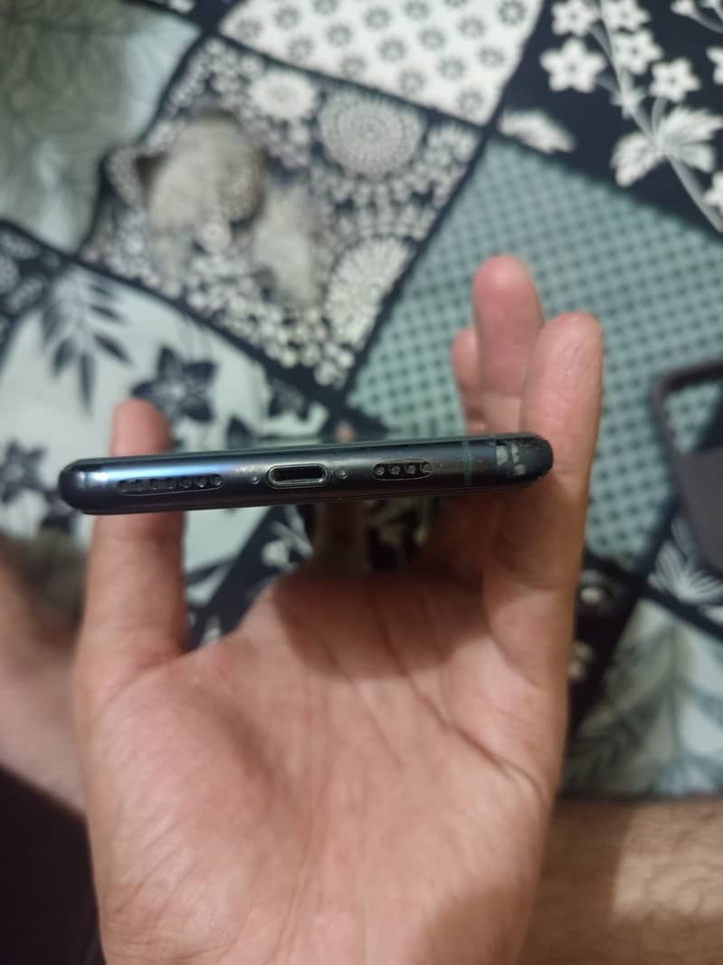 Apple iPhone 11 Pro Max 7