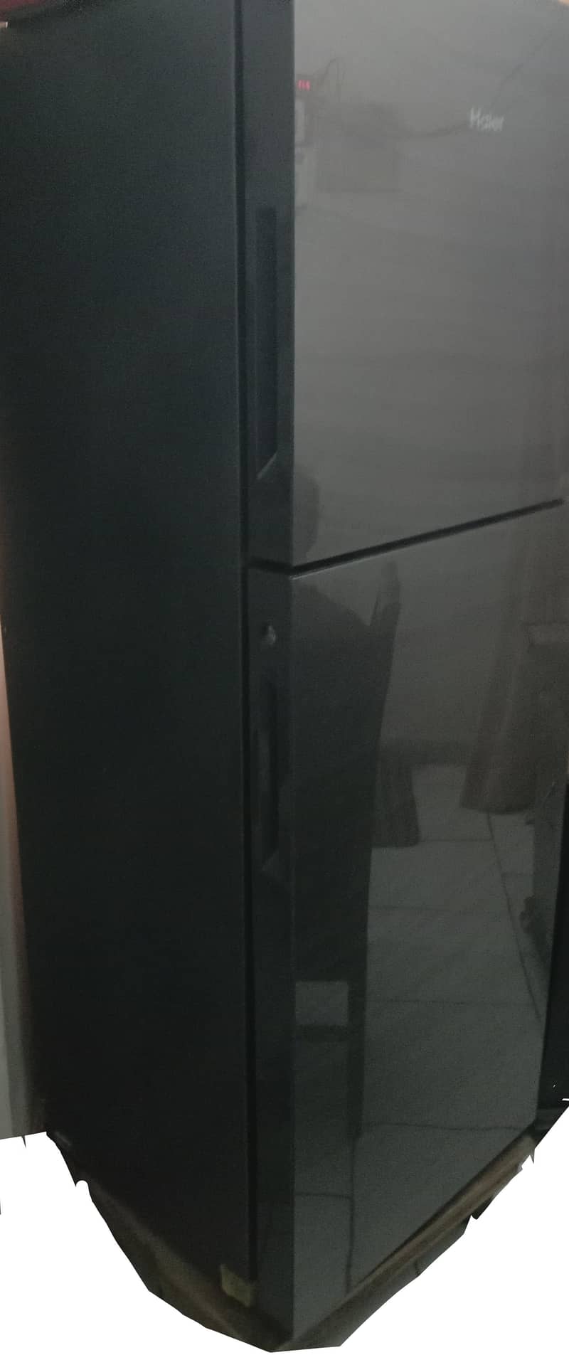 Refrigerator 0