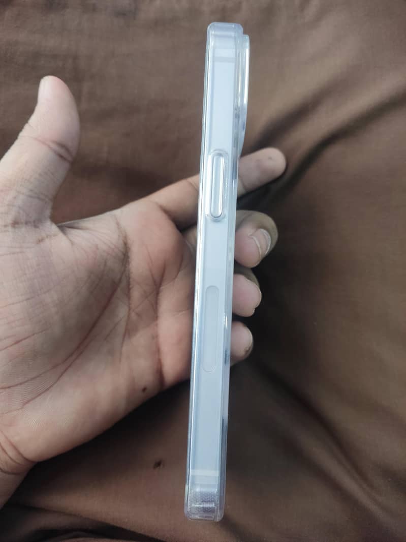Apple iPhone 14 4