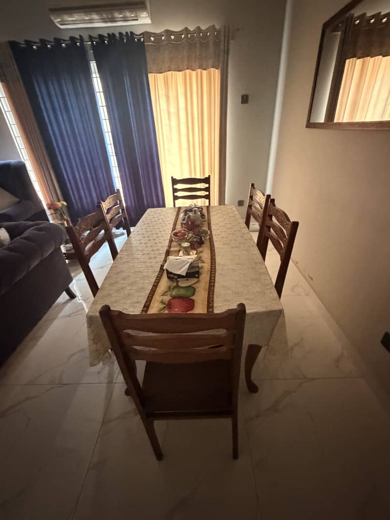 Bed set , with dressing table, dining table Very good condition 7