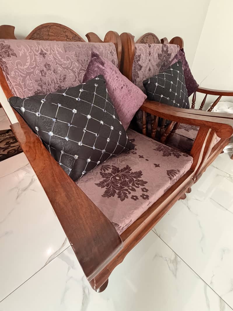 Bed set , with dressing table, dining table Very good condition 9