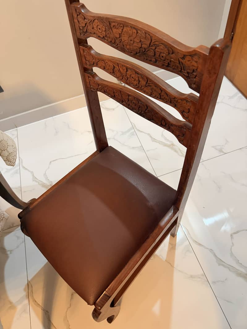Bed set , with dressing table, dining table Very good condition 10
