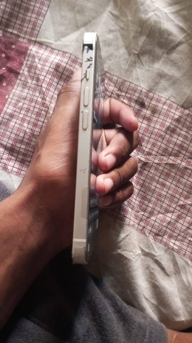 Apple iPhone 14 2