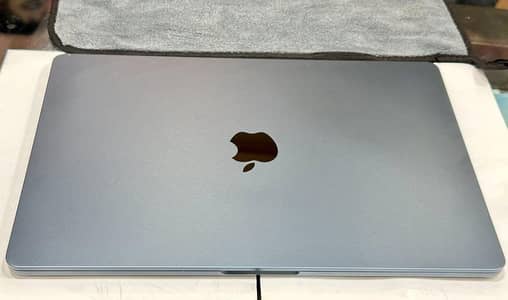 Macbook Air M3 15 inch