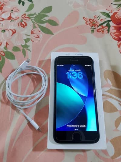 Apple iPhone SE 2022 WITH BOX JV