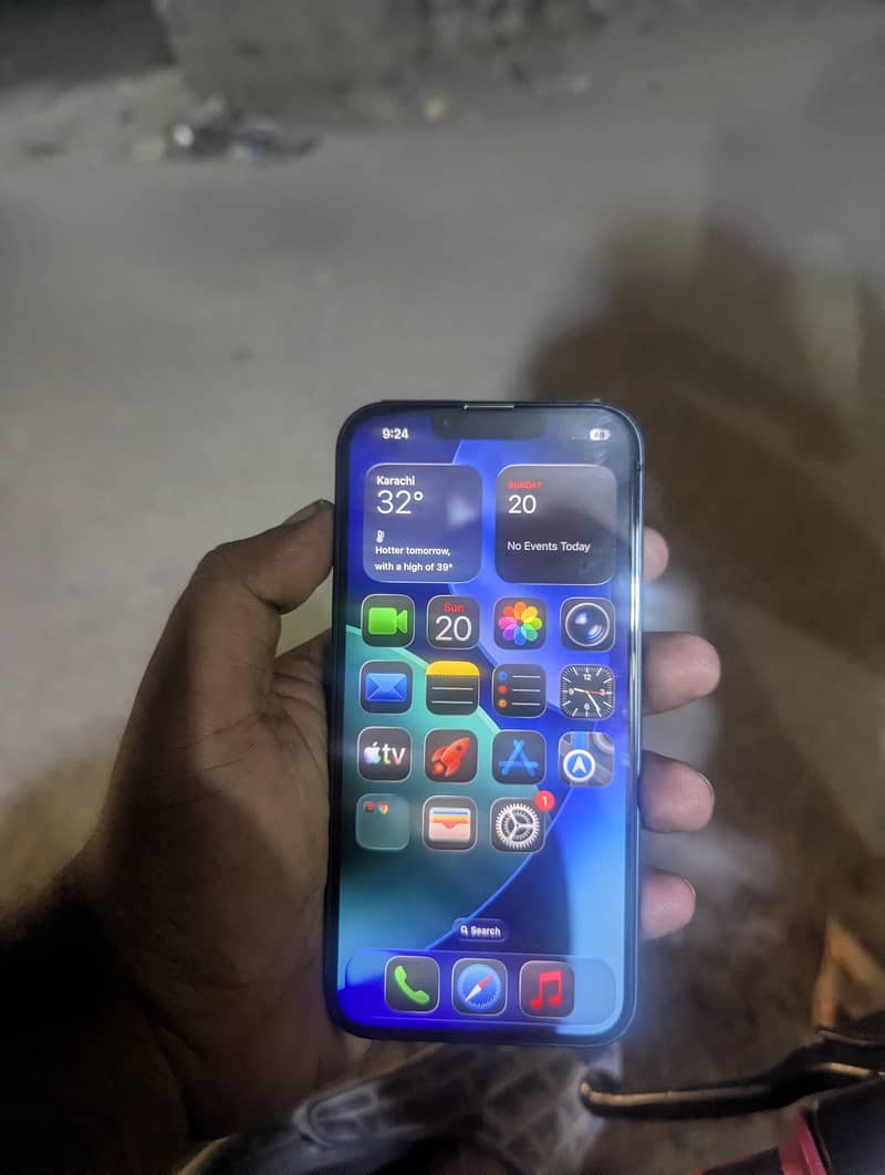 Apple iPhone 13 1