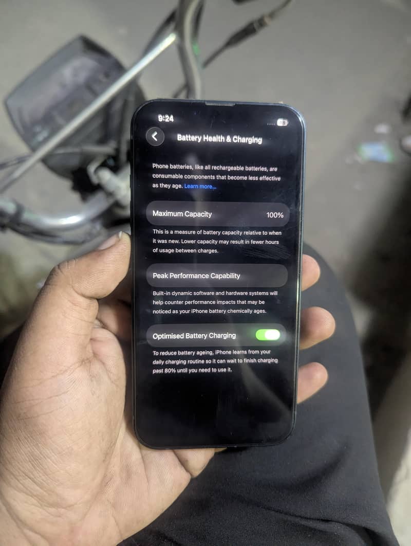 Apple iPhone 13 4