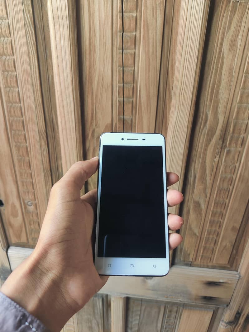 OPPO A37 1