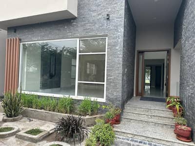 Luxury 1 Kanal Residence Available for Rent in DHA Raya Phase 3 - Facing Golf
