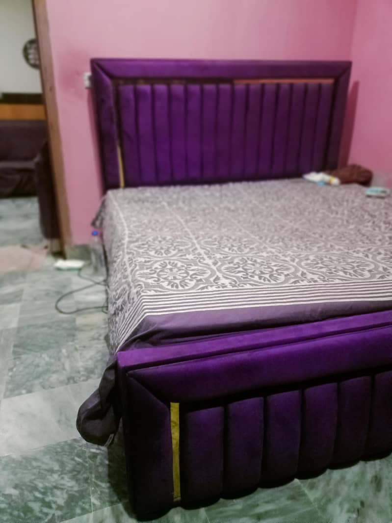 Double bed 0