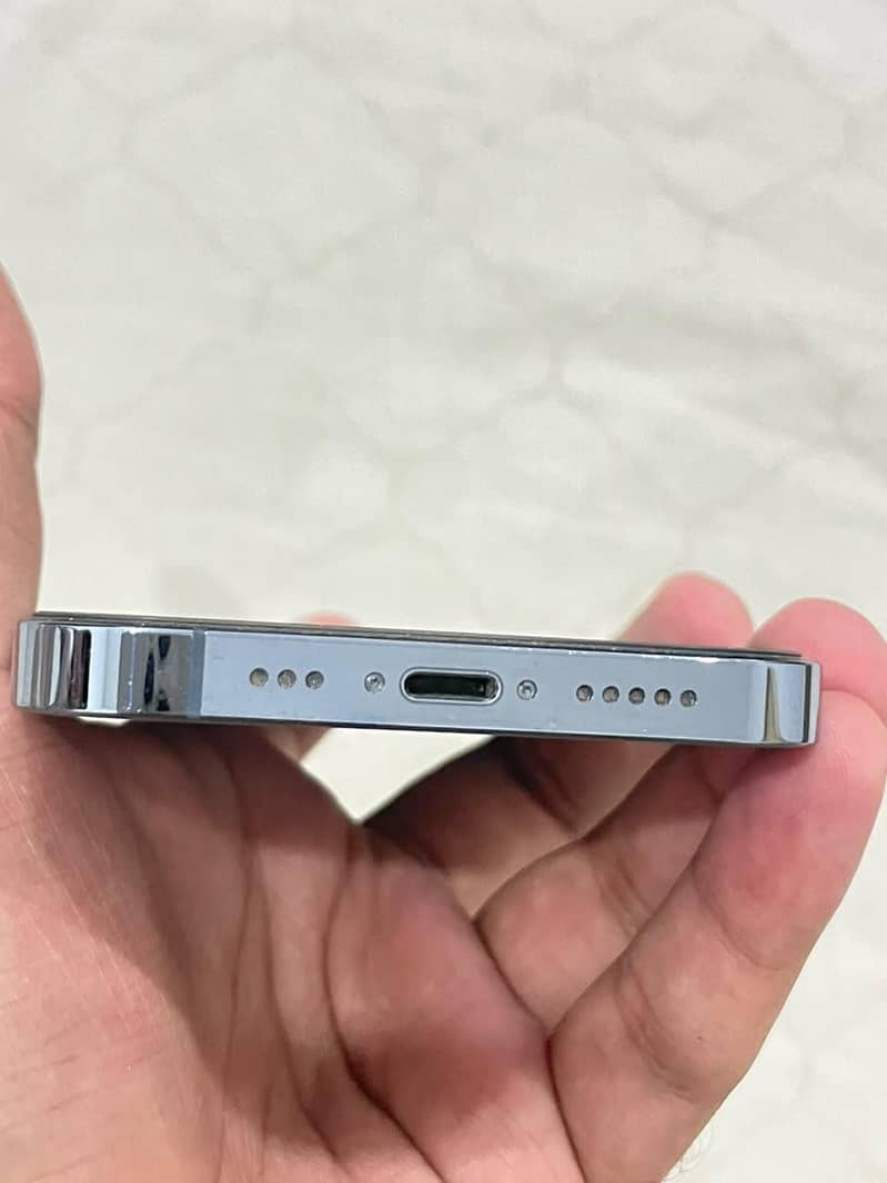 Apple iPhone 13 Pro 4