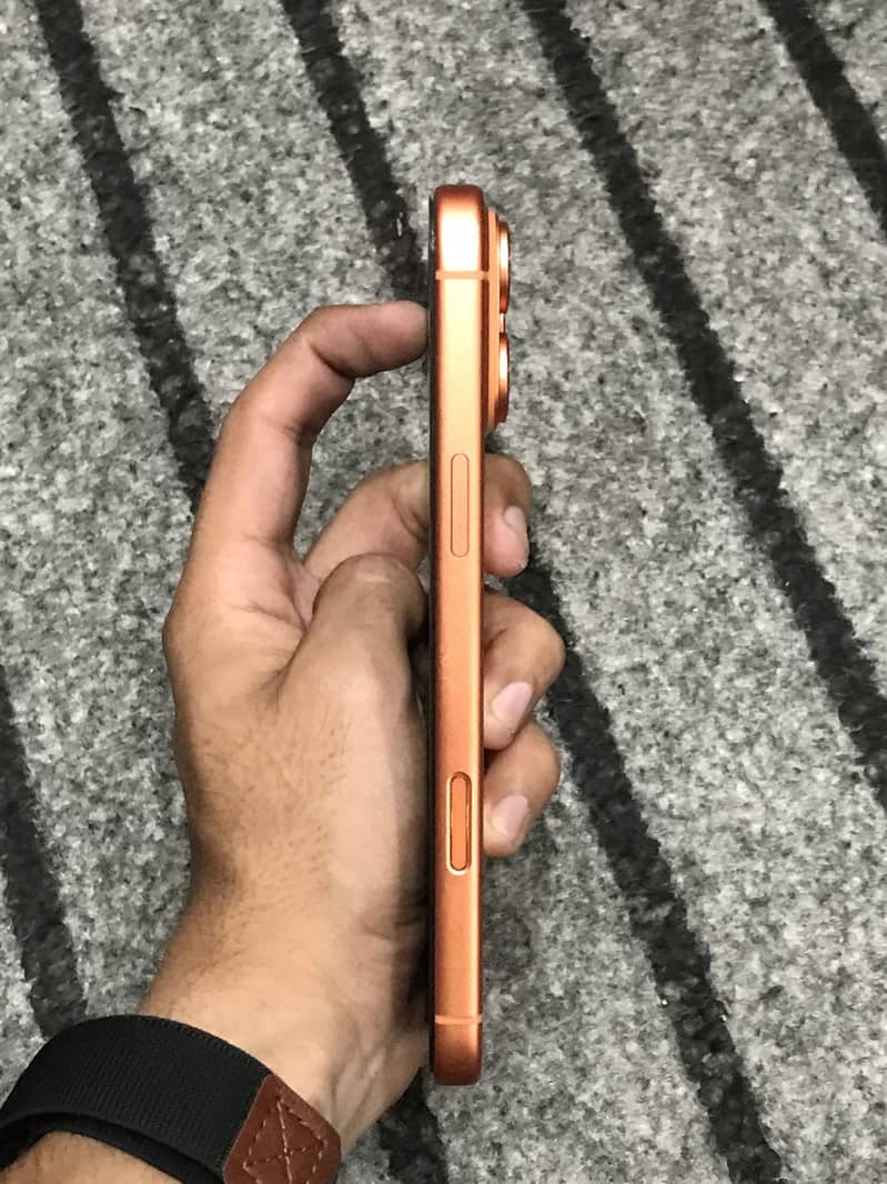 Apple iPhone 17 Pro Max 2