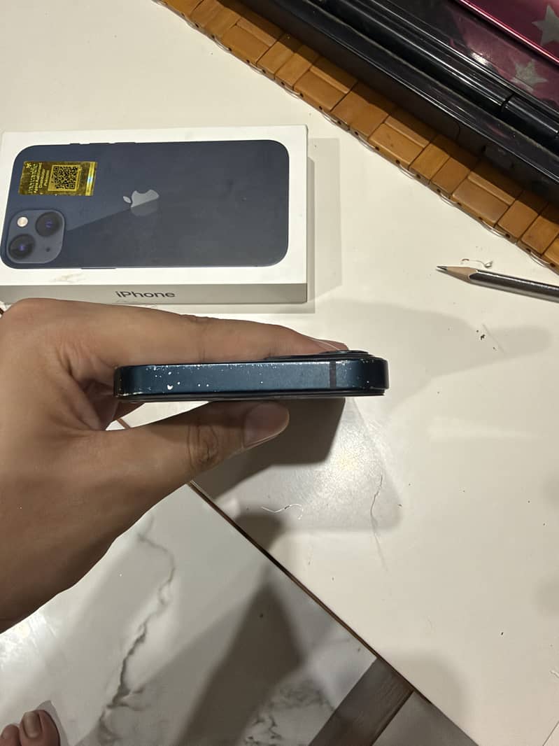 Apple iPhone 13 1