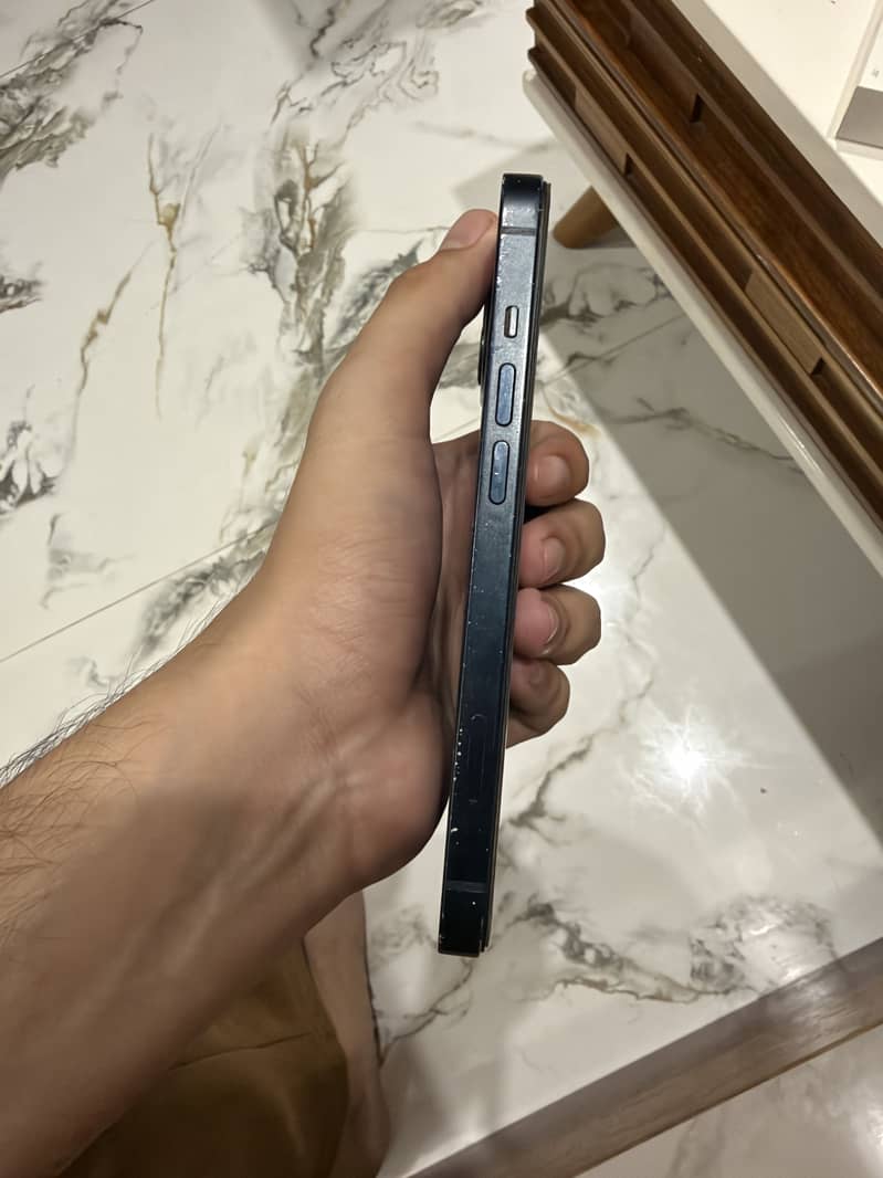 Apple iPhone 13 3