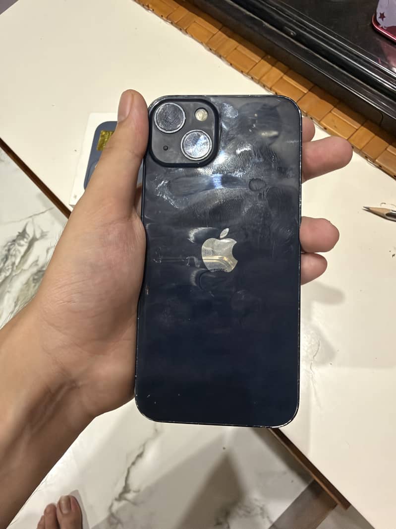 Apple iPhone 13 5