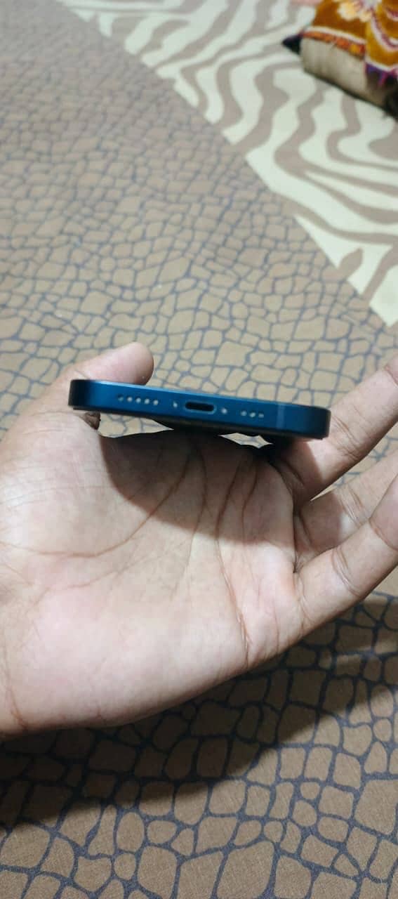 Apple iPhone 13 3