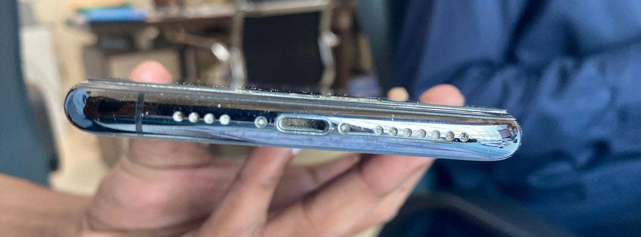 Apple iPhone 11 Pro Max 2