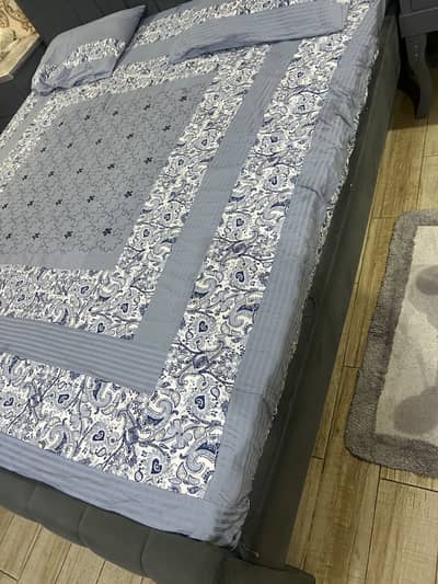 New condition bed