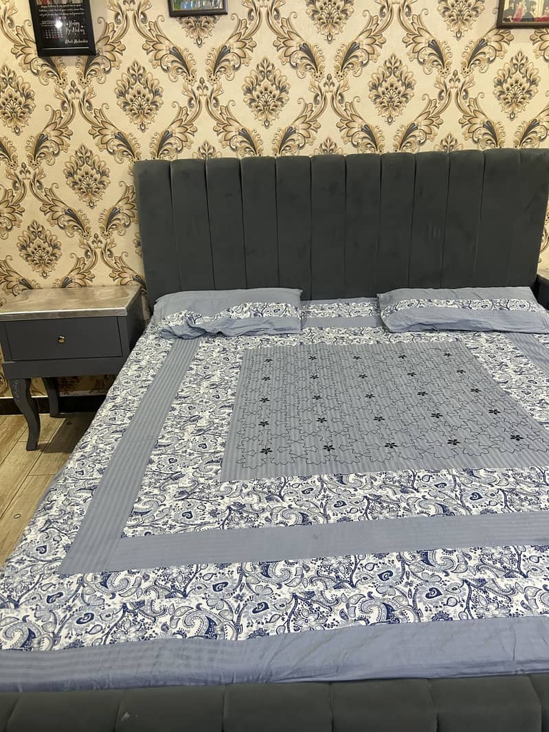 New condition bed 5