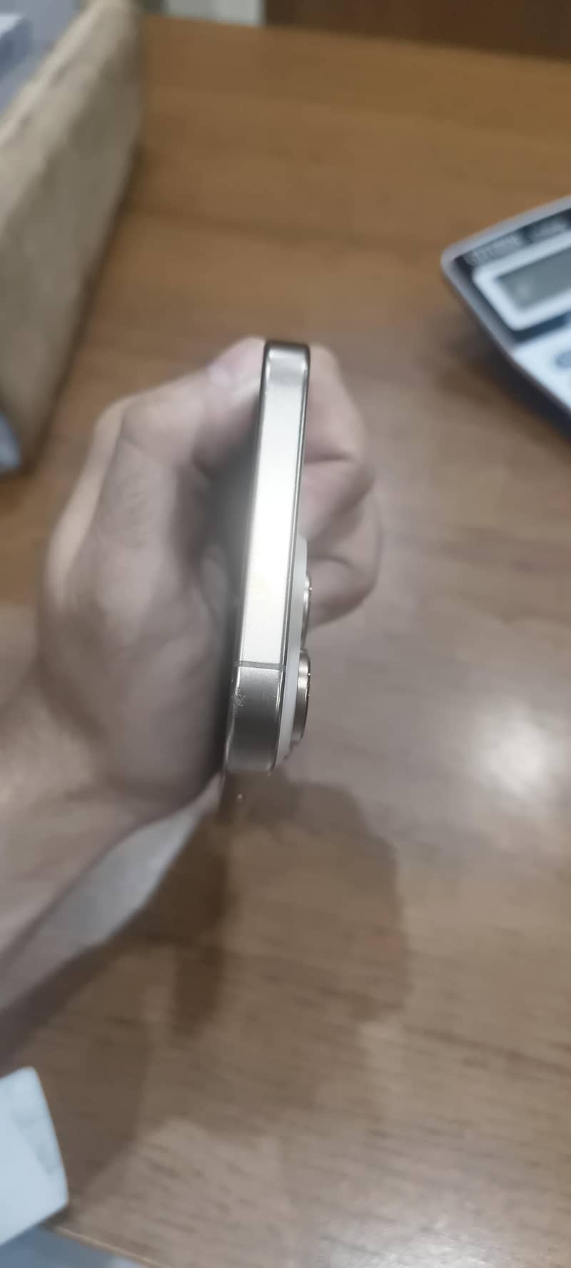 Apple iPhone 16 Pro Max 1